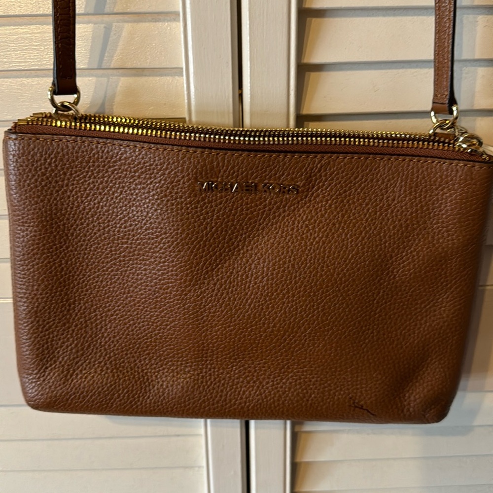 Michael Kors purse. Tan with gold.